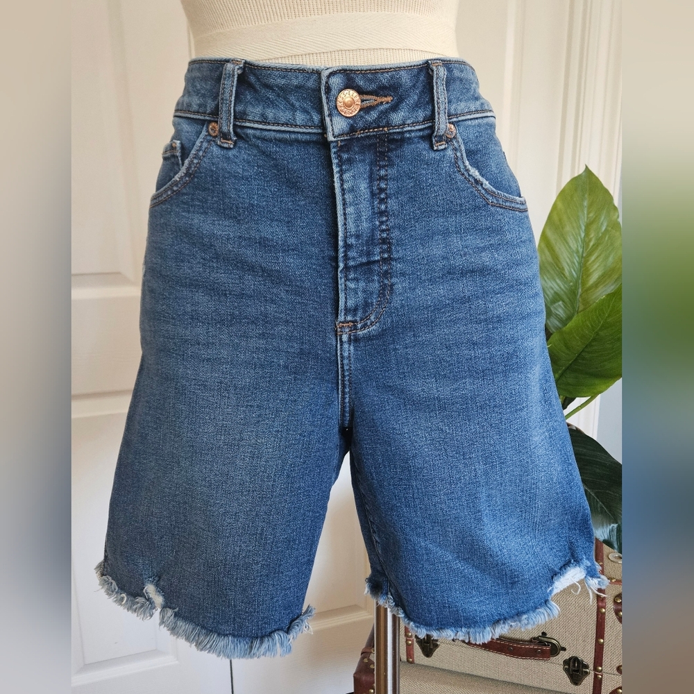 EXPRESS High-rise, Curvy fit, Frayed-hem Bermudan Style Denim Shorts!
